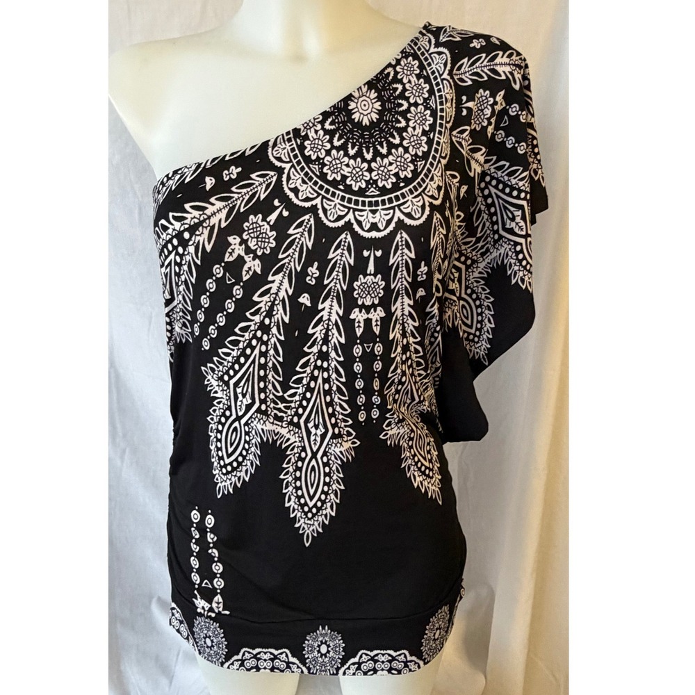 Studio Y Festival One Shoulder Top Black White Medallion Paisley Boho‎ Medium
